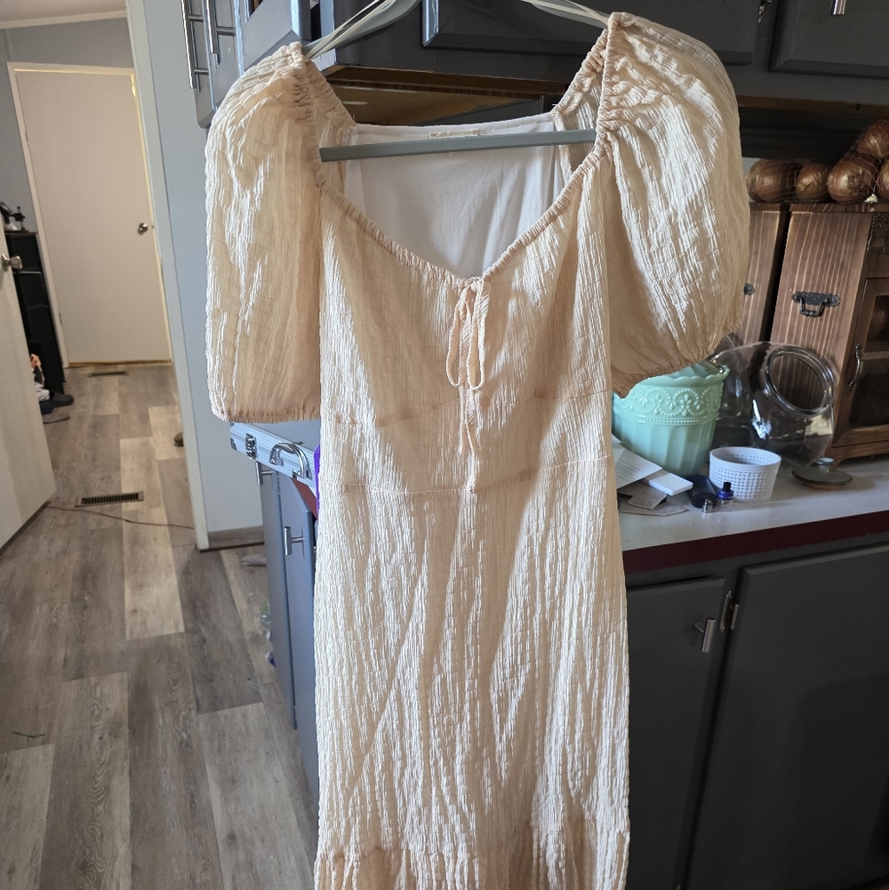 NWOT Roolee Peach Smocked Puff Sleeve Maxi Dress Tie Front